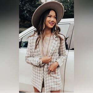 Entro Elegant Cream Jacket